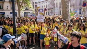 El sindicato mayoritario Ustec suspende la huelga hasta el jueves mientras los maestros votan el acuerdo con Educació