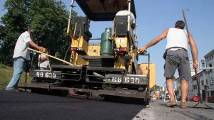 Belluno, guerra e caro petrolio azzoppano il piano asfalti: «Il bitume costa troppo»