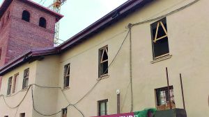 Via i primi ponteggi dalla facciata dell’ex ospedale Santa Margherita
