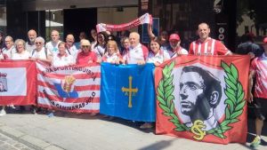 La peña del Sporting Sentimiento Rojiblanco hace historia: 23 viajes de 23 y el 