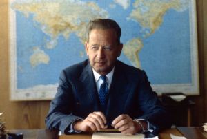 America’s Subpar Diplomats Are Not the Only Option
