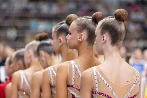 Как спортсменки России на чемпионате Европы по художественной гимнастике открывали счет медалям