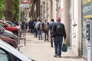 La povertà non si sconfigge con i proclami