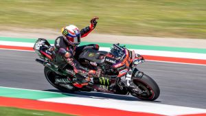 Bezzecchi in trionfo con il casco dedicato a Zanardi: “Emozione incredibile”