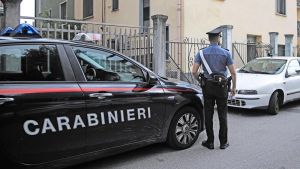 Accoltellata da una donna in strada, soccorsa di notte al Lorenteggio: “Mi ha aggredita senza motivo”