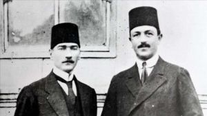 Eğreti ‘Kahraman’