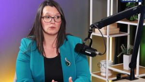 Ще си тръгне ли Сарафов с 20 заплати и кой си затваря очите за 