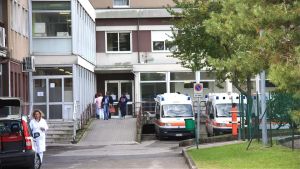 Preso a pugni e derubato dal branco: «Non farti più vedere qui»