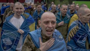 Kiev nella Ue, il governo è diviso. Per Crosetto l’ingresso è difficile. Meloni: la nostra linea non cambia