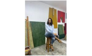 Mármol, madera y pigmento alternan en las rigurosas abstracciones de Michelle Magot, por Czar Gutiérrez