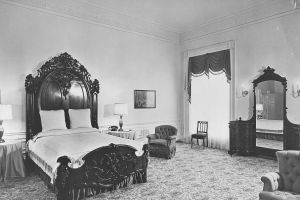 Clinton’s Lincoln Bedroom Scandal Looks Quaint Now