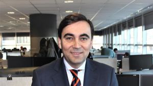 Indra, bajo la presidencia de Simón, acentúa su apuesta por Cataluña: crea la figura del director territorial y anuncia la creación de 1.500 empleos