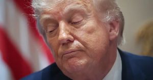 Irá Trump ceder e entregar bilhões de dólares em fundos congelados ao Irã?