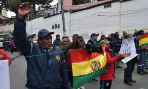 Iglesia insiste en diálogo, la COB ratifica protestas y exige renuncia de Rodrigo Paz