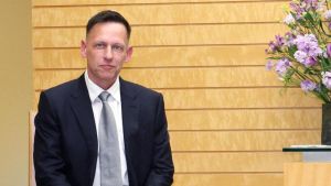 Der Milliardär, der die Demokratie für gescheitert hält – und die Welt umbaut