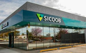 Sicoob Aracoop registra excedente superior a R$ 100 milhões