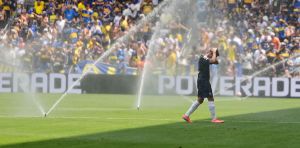 Should FIFA be doing more to protect soccer players from the World Cup heat?