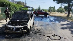 Auto in fiamme nei pressi dell’estramurale Pertini