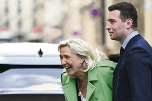 Retraites : Jordan Bardella tombe le masque et drague toujours plus lourdement le patronat