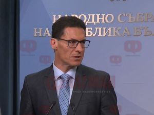 Лишават пенсионери от COVID добавки, но купуваме US ракети 957 млн. долара