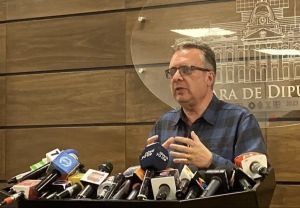 Diputado Alarcón plantea referéndum revocatorio extraordinario para presidente, vicepresidente y legisladores