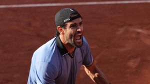 Cuore Berrettini: batte Cerundolo in tre set e 'vendica' Sinner. Grande Italia a Parigi