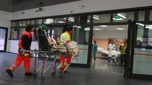 Il paziente “capì che stava morendo”: il Tribunale di Monza risarcisce i familiari per danno da “lucida agonia”