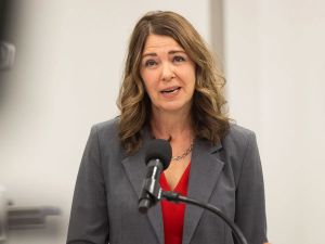 Bell: Danielle Smith drops a $400-billion bomb on Alberta separatism