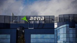 Aena se la pega en Ibiza