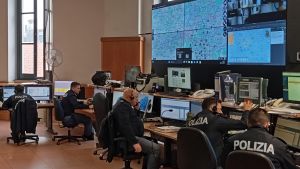 Accoltellato in piazza San Zenone. Il giovane è fuori pericolo . Videosorveglianza al setaccio