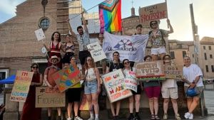 Padova Pride, polemica al Duomo: cartelli con scritto “Dio è queer tra noi”