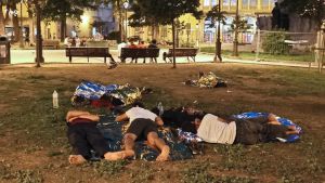 Migranti e movida: il doppio nodo che ora Trieste deve sbrogliare