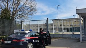 Cadelbosco Sopra, manomette il braccialetto e finisce in carcere