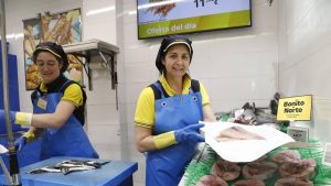 Bonito, bueno y a precios elevados: el primer túnido de la temporada llega a Avilés con alta demanda