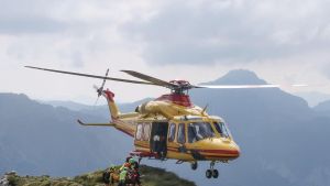 Precipita per 10 metri in Grignetta e sviene: salvato un escursionista americano di 66 anni