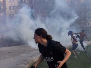 Violences après le sacre du PSG : de quoi notre société souffre-t-elle ?