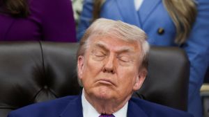 Las cabezaditas de Trump