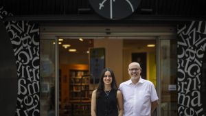 La librería centenaria de Oviedo con la que no pudo la Guerra Civil, ni el libro electrónico