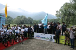 CM Omar Flags Off Cyclothon in Srinagar on World Bicycle Day