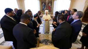 Gifting Pope Leo a White Sox kippa, Chicago rabbi thanks him for words on Gaza war