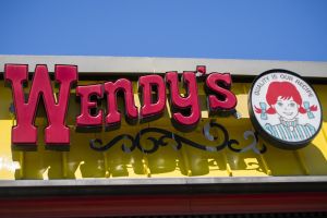 Wendy's or McDonald's: Which Fast-Food Stock Offers Better Value for Investors in 2026?