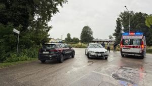 Spari in strada e inseguimento in auto ad alta velocità: un ferito, bloccati i fuggitivi