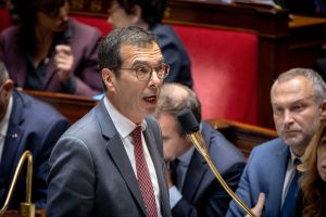Ruptures conventionnelles : droites et extrême droite valident main dans la main l’amputation des indemnités chômage
