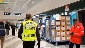 Malpensa, sequestrate 7mila borse contraffatte del valore commerciale di 2,4 milioni