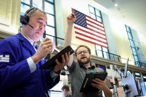 S&P 500 en Dow openen lager door patstelling in Midden-Oosten