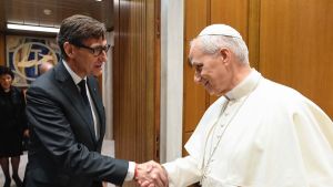 El Papa prevé reunirse con Illa en el Palau Episcopal de Barcelona el martes por la tarde