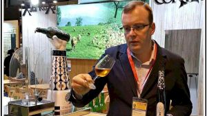 ¿Por qué la sidra de hielo asturiana es una referencia internacional? Materia prima excepcional, elaboración única y la mano maestra de los llagareros