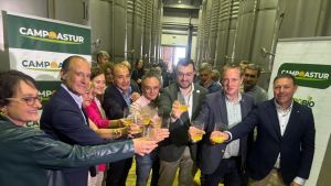 Asturias pone un broche de lo más simbólico al Día Mundial de la Sidra: Campoastur inaugura un llagar en la recuperada casería de San Juan del Obispo, en Tiñana