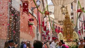 Corpus Christi: Uno de los “tres jueves que relucen más que el sol”