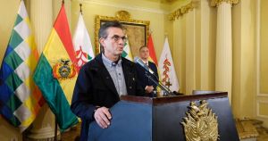 Tras llamar al diálogo, Paz convoca a civiles a movilizarse junto a militares y policías y envía ley sobre estados de excepción